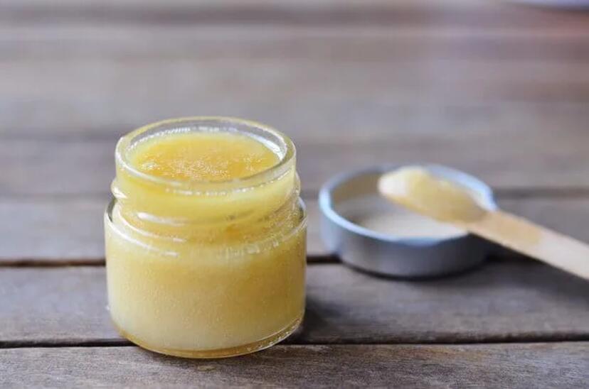 Gommage au miel et à l'huile d'amande douce