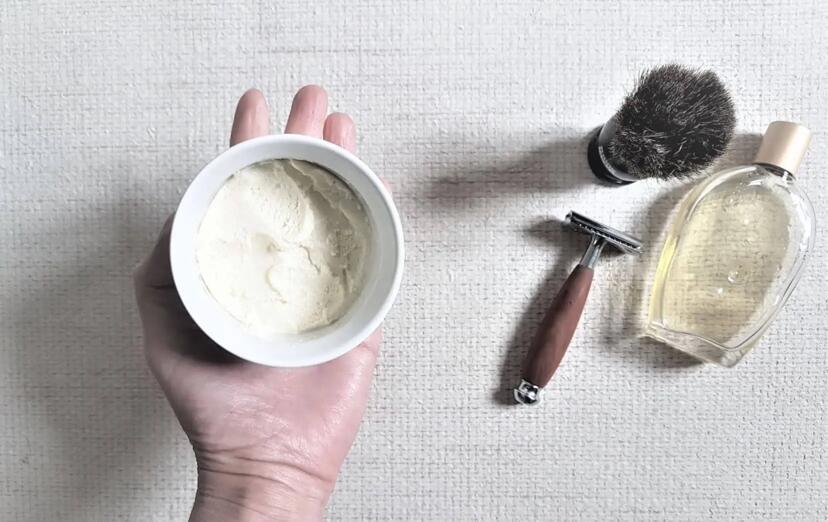 La mousse à raser facile à réaliser